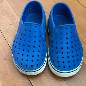 Native Blue Water Shoes Toddler 9 Slip-On
